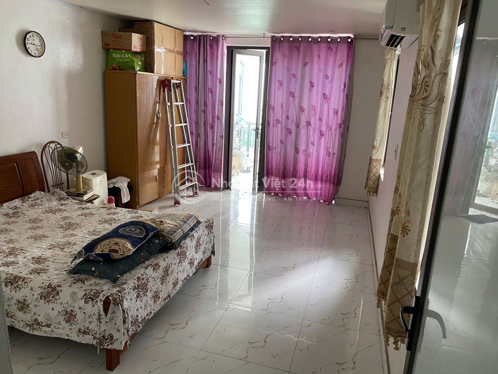 Bán nhà Đình Đông 70m2 - 2.5 tầng - Mặt ngõ oto vào đến cửa,sân cổng