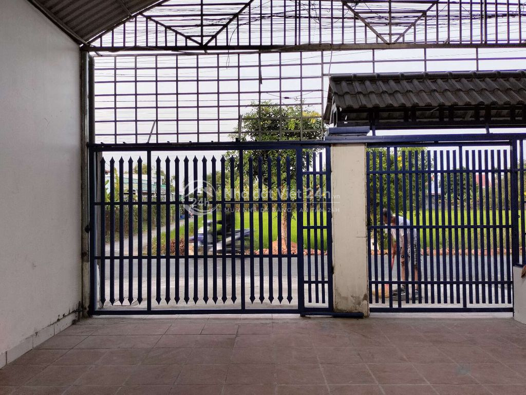 Cho thuê nhà mặt tiền đường Tây Bắc, cầu Mồng Gà, Cần Giuộc, Long An