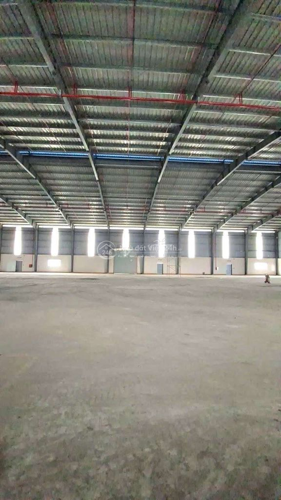 xưởng 2500m² giá 170 triệu gần ngã tư Đức lập Long An