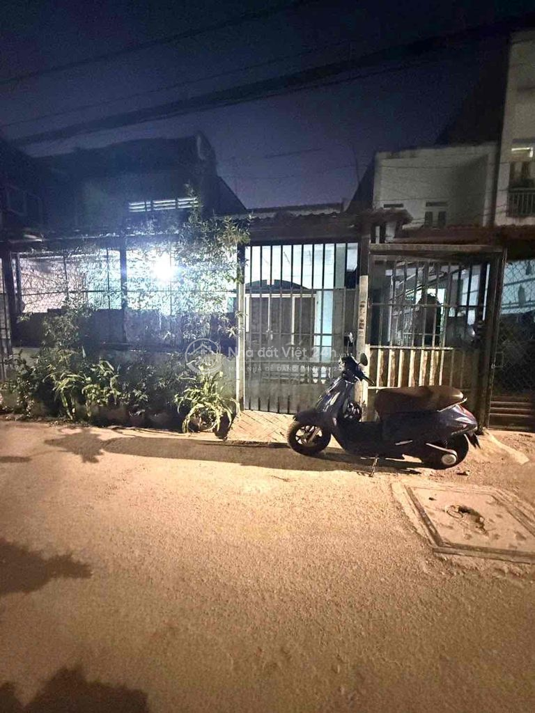 MẶT TIỀN NHÁNH NGUYỄN VĂN QUÁ - 92M2, NỞ HẬU - GIÁP KÊNH THAM LƯƠNG