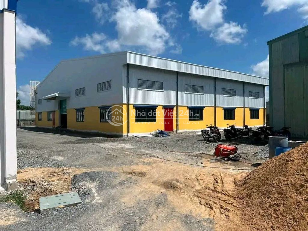 xưởng ngoài KCN ĐỨC HÒA LONG An giá 3,2$/ m