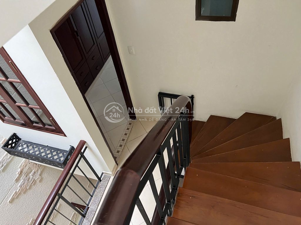 NHÀ ĐẸP – HẺM XE HƠI – XE ĐẬU TRONG NHÀ – ÂU DƯƠNG LÂN, QUẬN 8