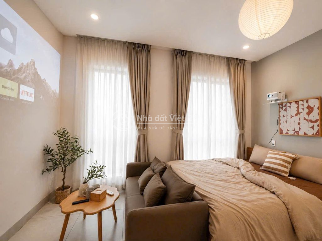 Bán Nhà mới Có thang máy,10PN, 10wc, Gần Quận 1