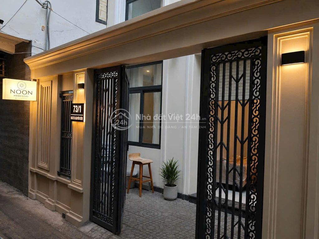 Bán Nhà mới Có thang máy,10PN, 10wc, Gần Quận 1