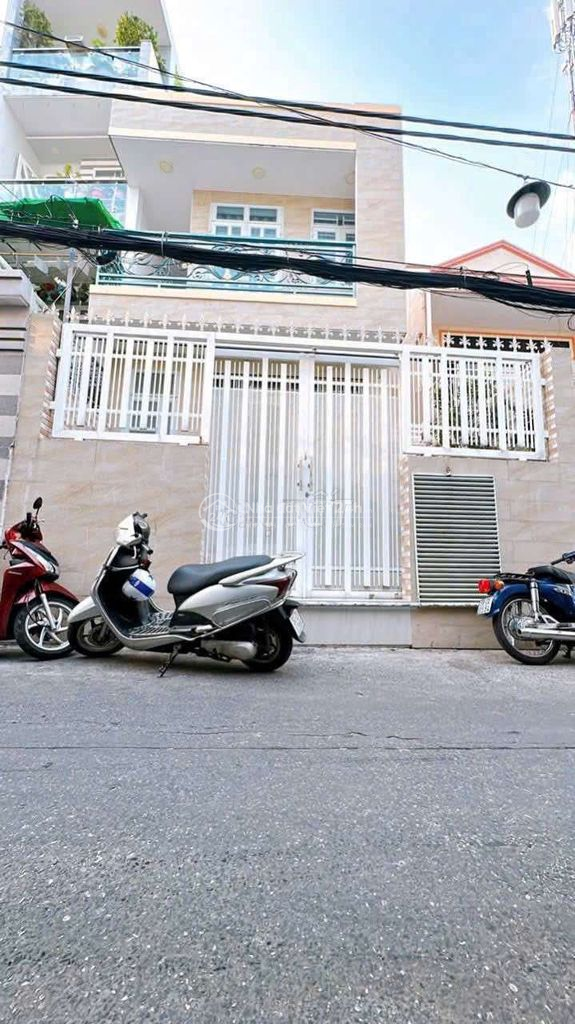 BÁN NHÀ CHÍNH CHỦ 1 ĐỜI Q4