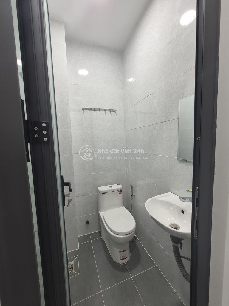 NHÀ ĐẸP Q7- HẺM 4m- 3,4 x 8m- 3 LẦU - CHỈ 3 TỶ NHỈNH