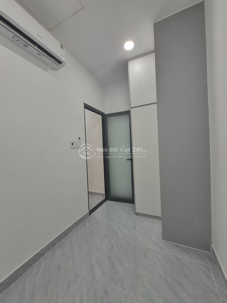NHÀ ĐẸP Q7- HẺM 4m- 3,4 x 8m- 3 LẦU - CHỈ 3 TỶ NHỈNH