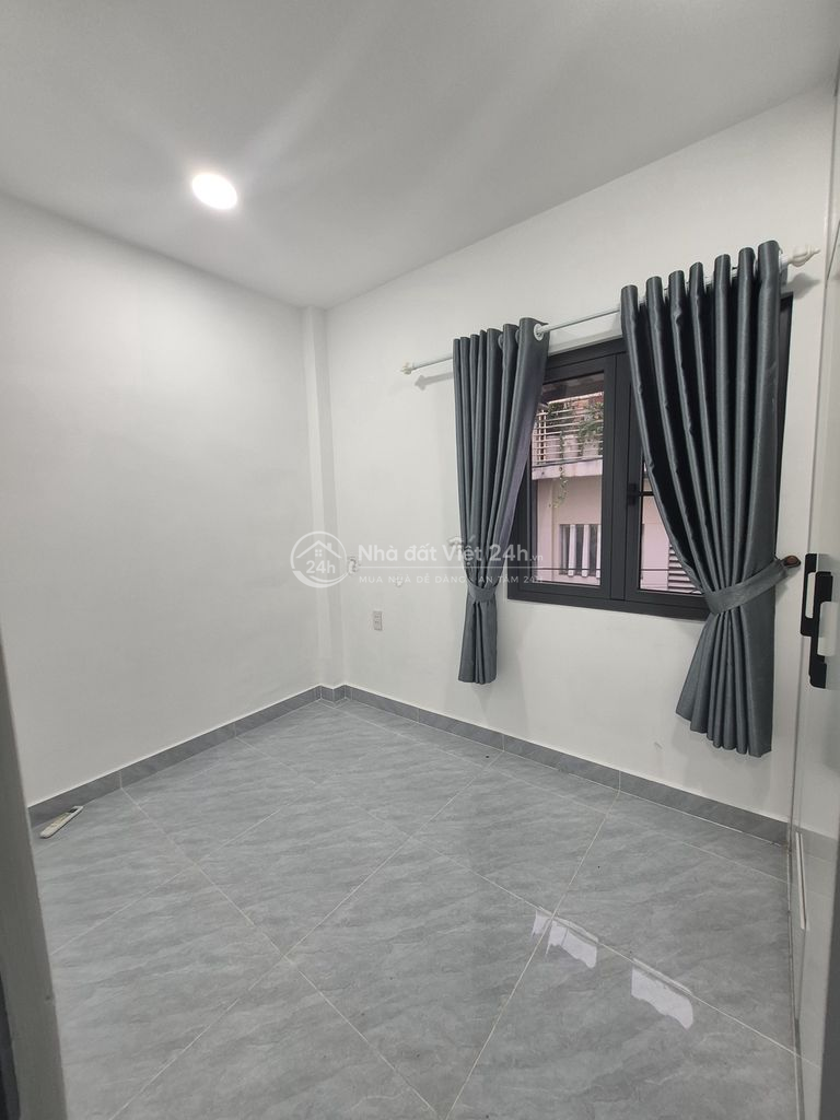 NHÀ ĐẸP Q7- HẺM 4m- 3,4 x 8m- 3 LẦU - CHỈ 3 TỶ NHỈNH