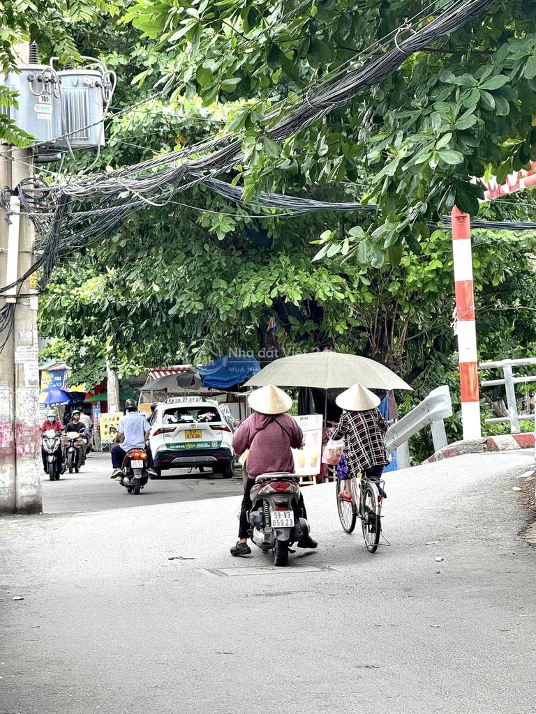 4x11m, Bán nhà 116/ Dương Quảng Hàm, Hẻm xe hơi, 4 Tầng, 5Pn, P5 GV, 6
