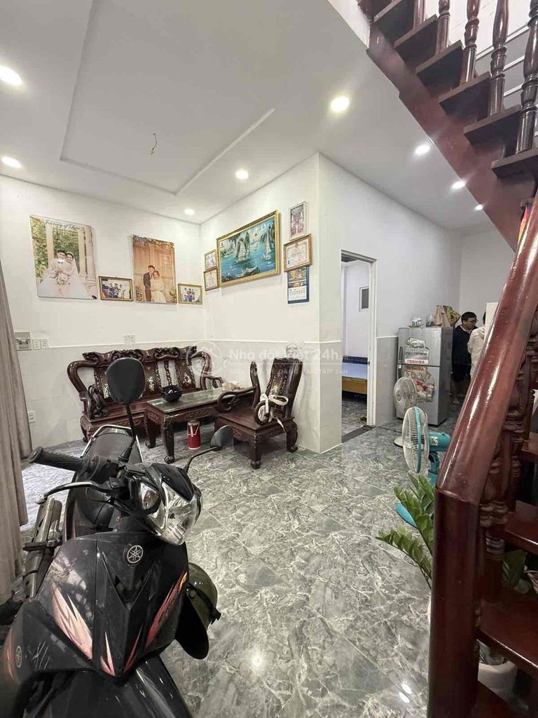 Bán Nhà 3 Phòng Ngủ, 43M2 Gần Hẻm Xe Hơi, Ngang 5M, Huỳnh Tấn Phát