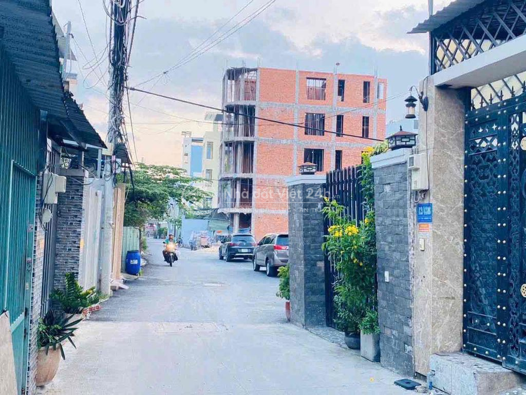  Hàng Hiếm Q12! Nhà 4 Tầng View Landmark 81 – 6PN – 5,7 Tỷ