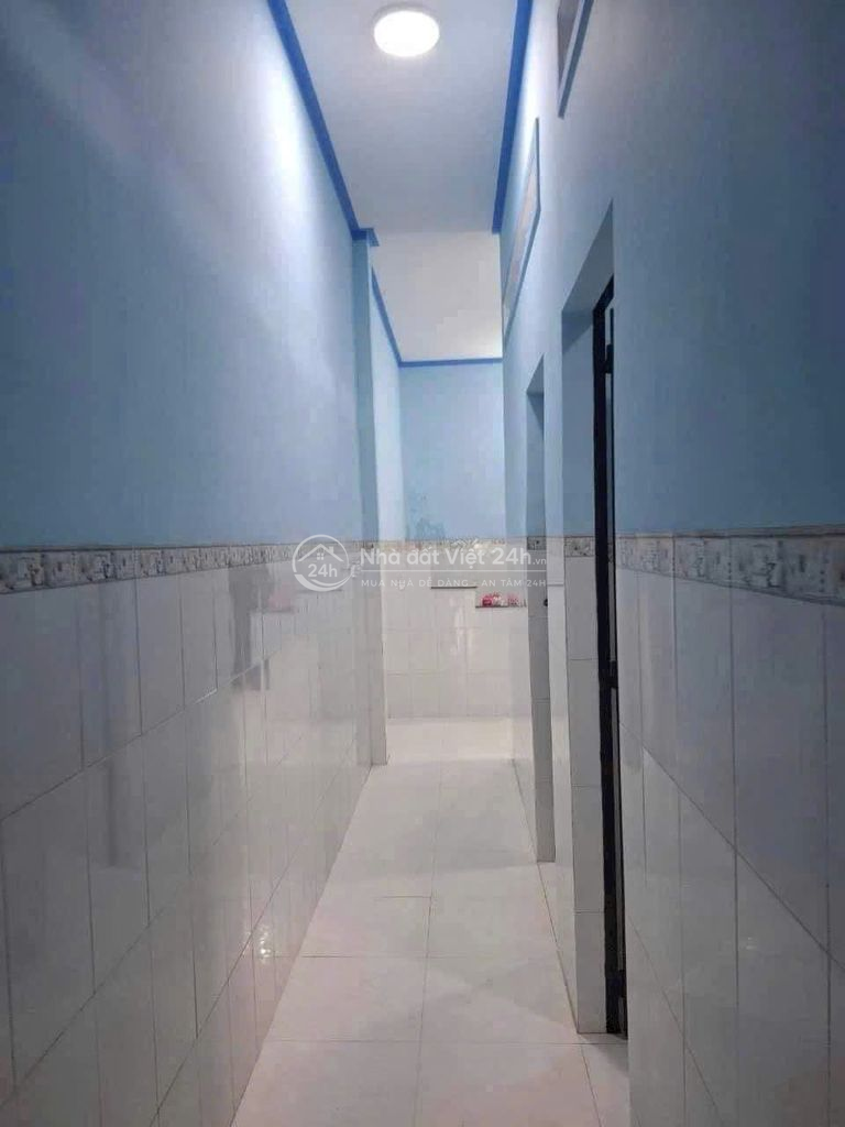 Bán gấp căn nhà nằm ngay Lê Minh Nhựt, Củ Chi, 125m2, 880tr, SHR