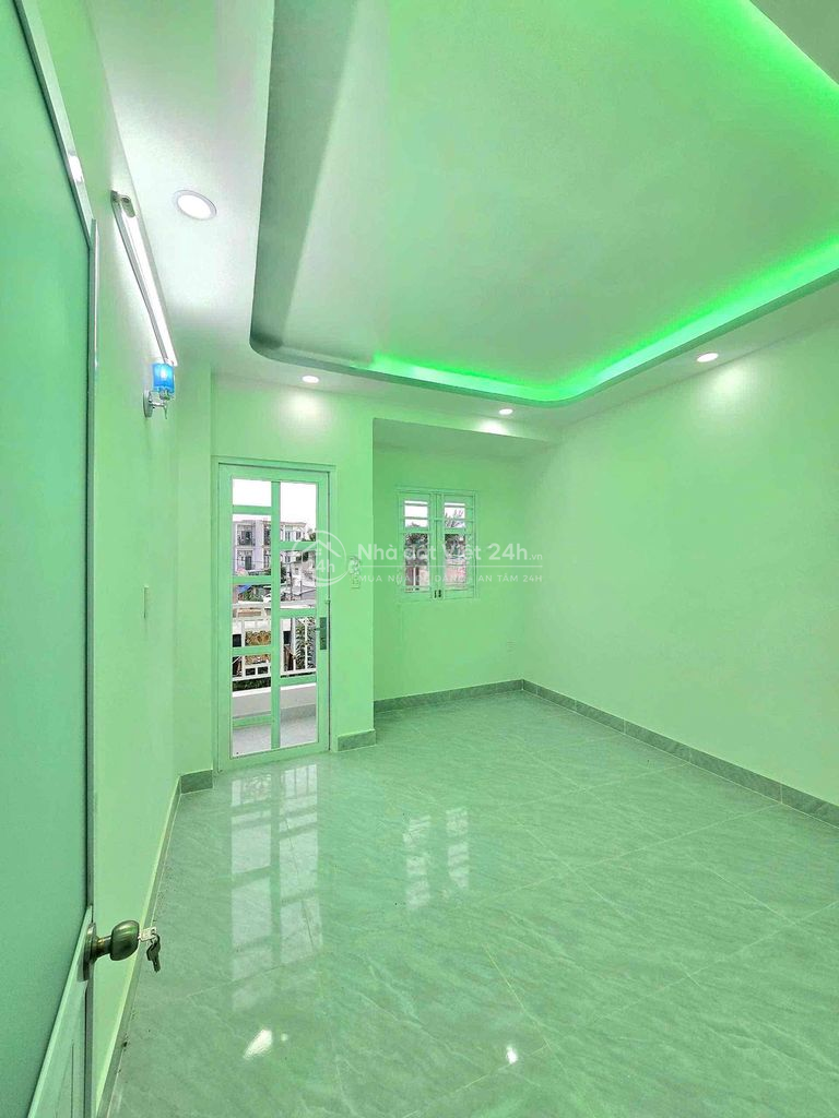 nhà chính chủ 1 lầu , 4 phòng ngủ có phòng ngủ dưới đất