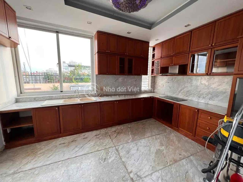 Nguyên căn MT Hoàng Sa làm văn phòng Cty, kinh doanh, CHDV