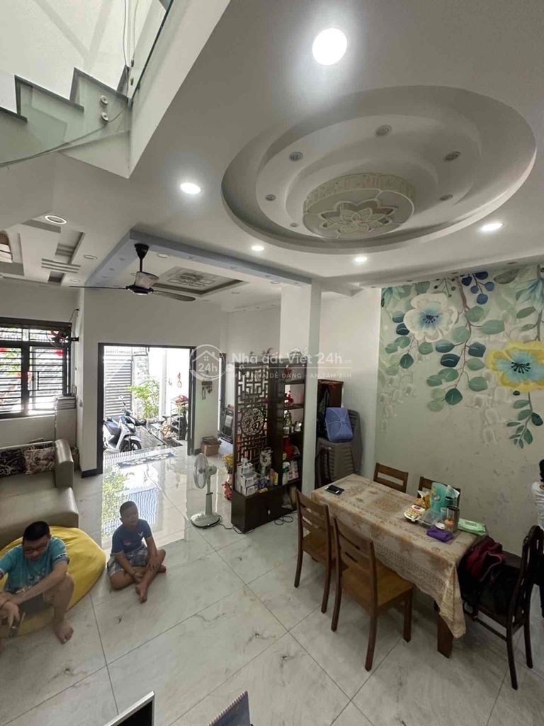 Bán Biệt Thự Khu Vip Giáp Q6, (6x22) Vài Bước Chân Ra Mặt Tiền.