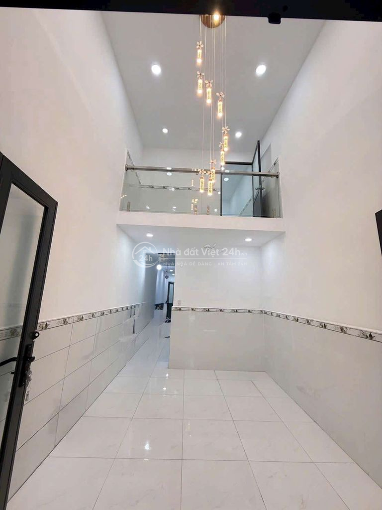 Bán nhà đường Quốc Lộ 50 DT.3m×17m } 1 lững 4 phòng 2 toilet hẽm 5m.