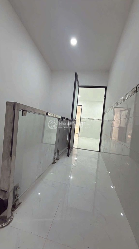Bán nhà đường Quốc Lộ 50 DT.3m×17m } 1 lững 4 phòng 2 toilet hẽm 5m.