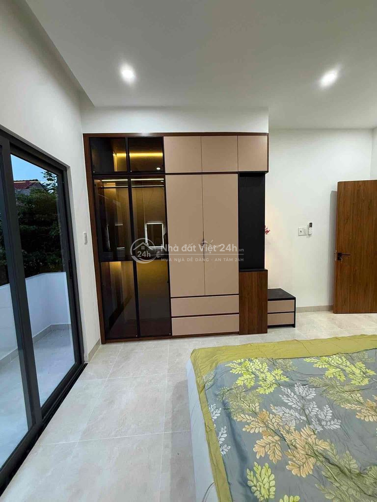 NHÀ Phố 3 Lầu - Full Nội Thất - Giá 4,6 tỷ 4 PN 4 WC Tại Bình Dương