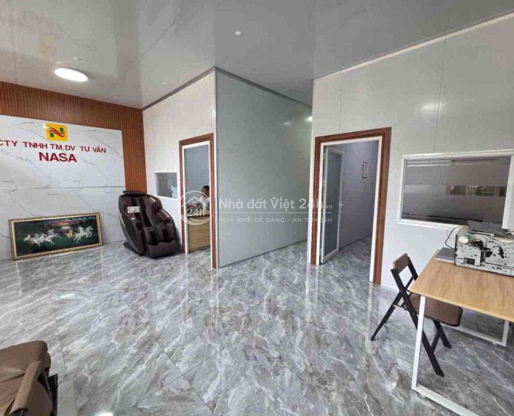 NHÀ HẺM XE TẢI LÊ LỢI, HÓC MÔN – 98M² – Ô TÔ ĐẬU TRONG NHÀ – CHỈ 3,6
