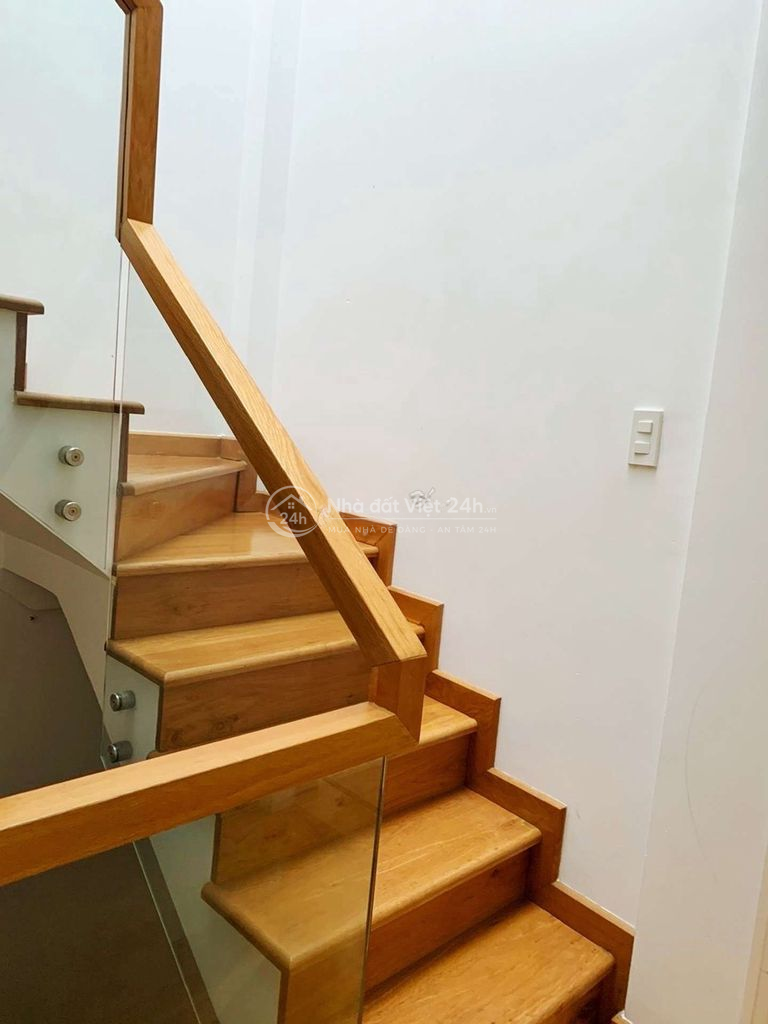 NHÀ ĐẸP 4 LẦU - NGUYỄN THỊ MINH KHAI - QUẬN 3.
Tài Chính 10TỷX.