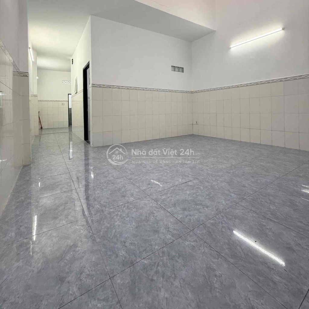 NHÀ 1 / TỉNH LỘ 10 ‘ 71 m 2 TẦNG ‘ 5 x 14 m GiÁ 3x TL  TƯƠNG LAI ‘ RA