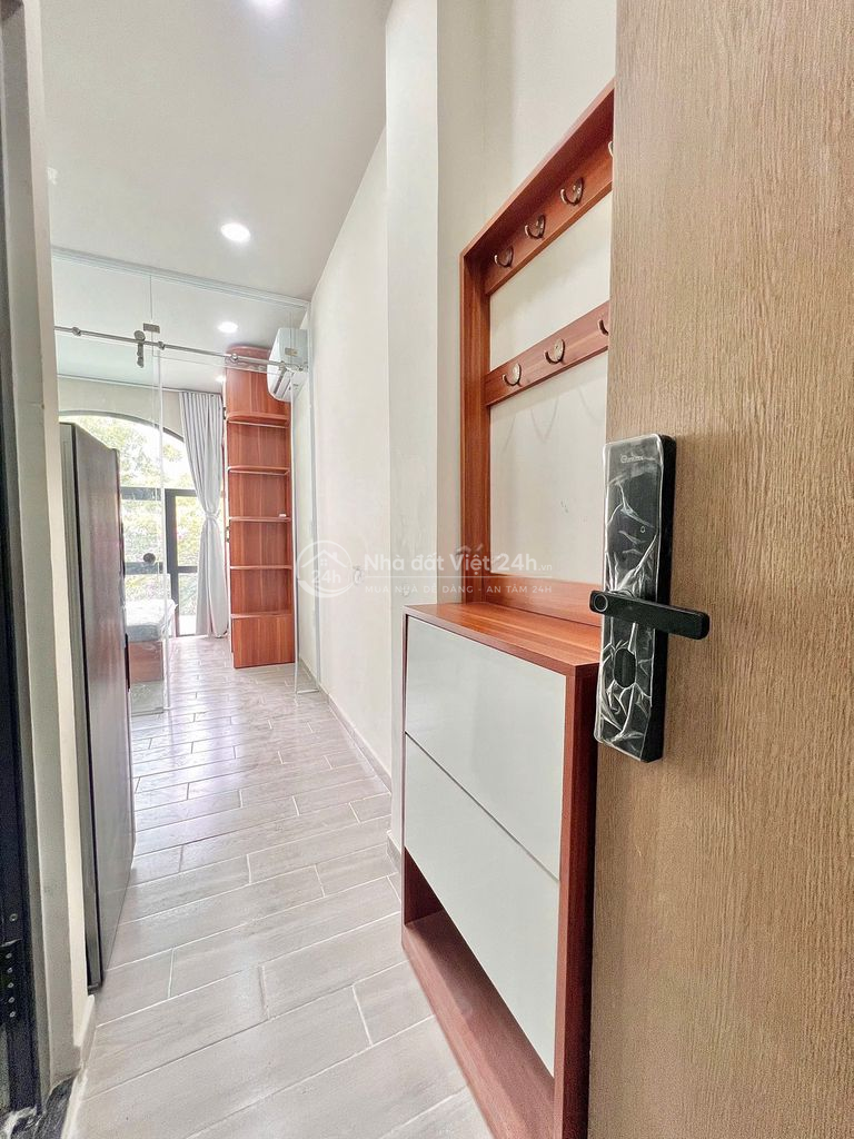 CHDV PN TÁCH BẾP NỘI THẤT ĐẦY ĐỦ XÂY MỚI BAN CÔNG LẤY ÁNH SÁNG TRỜI