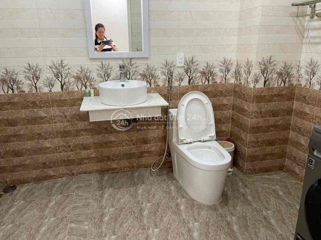 Căn hộ 100m2, các phòng riêng biệt có sân đậu ô tô
