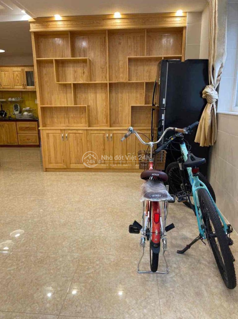 Căn hộ 100m2, các phòng riêng biệt có sân đậu ô tô