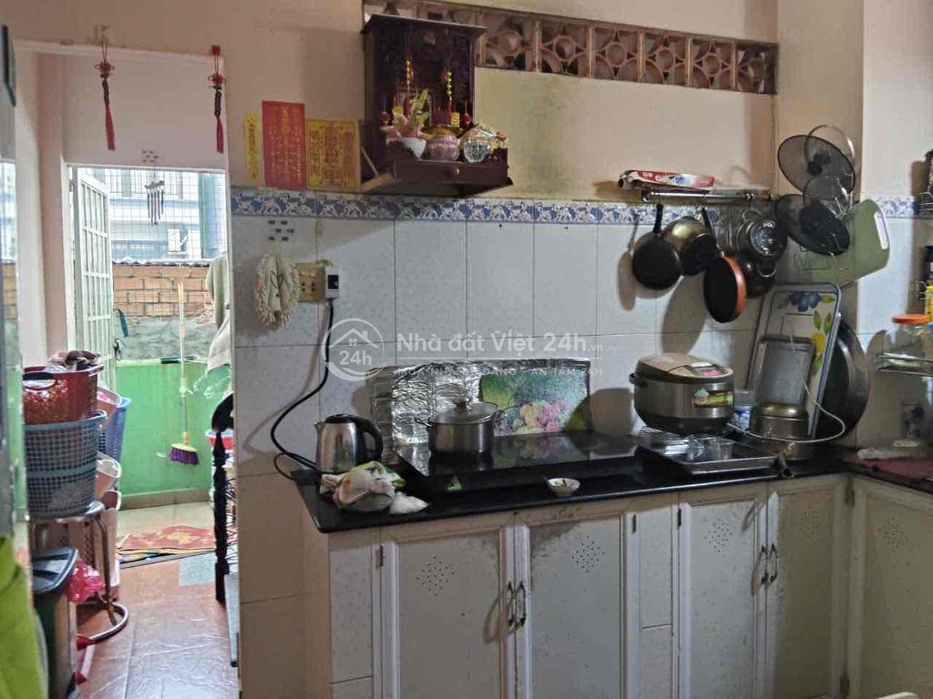 Nhà 2 lầu sân thượng 1 sẹc đường Ba Đình hoàn công đủ