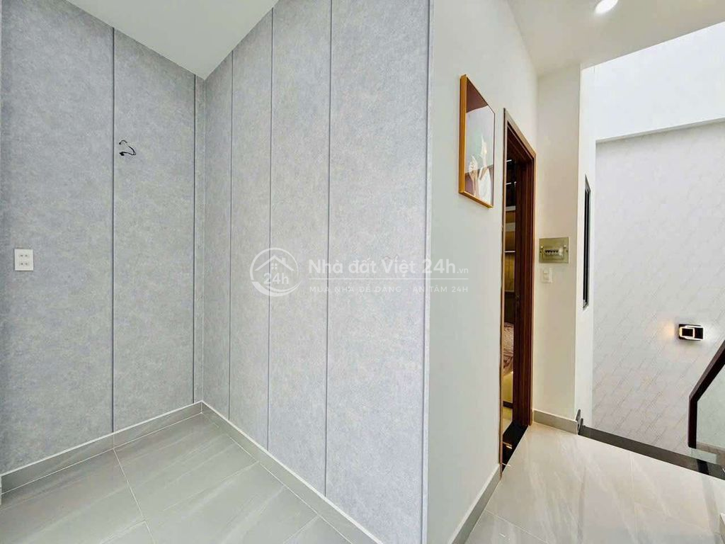 nhà hẻm Nguyễn Tư Giản, 4,2x8,6m, 1 lầu BTCT, 2pn, hoàn công đủ