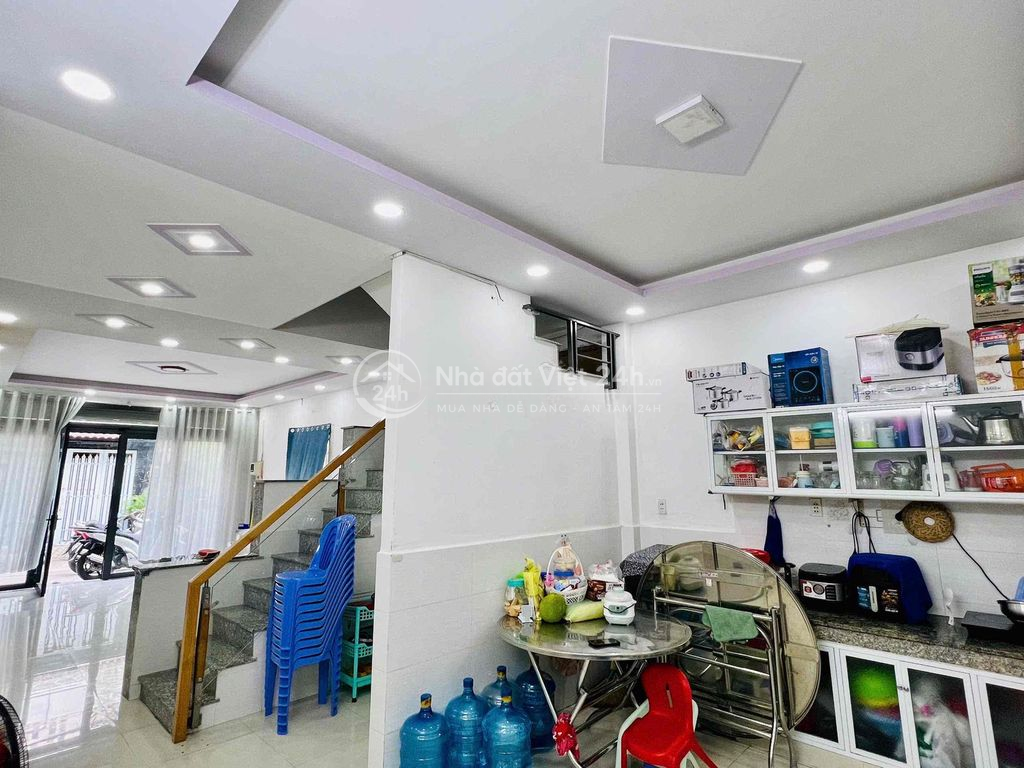 Nhà Siêu Siêu ngon 3 mặt tiền, hẻm xe hơi, ko có căn thứ 2 để so sánh