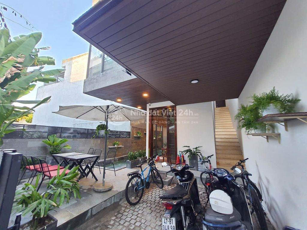 Cho thuê nhà 2 phòng ngủ 100m2, có hồ bơi, gần biển Mỹ Khê 5 phút
