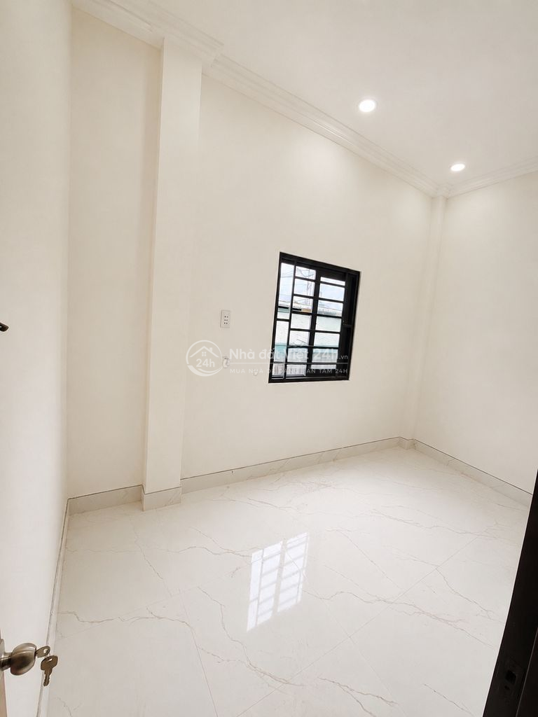 Nhà mới (DT:3,5x7m) Tô Ký Q12 ngay Cây xăng Đông Bắc Giá 1tỷ080tr (TL)