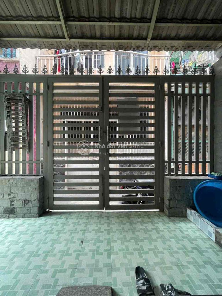 nguyên căn hẻm CMT8 (4x9m 3 lầu 3pn 4ưc)