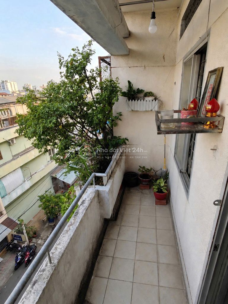 Chung cư cũ Tân Phú, 85m² sử dụng - 3PN