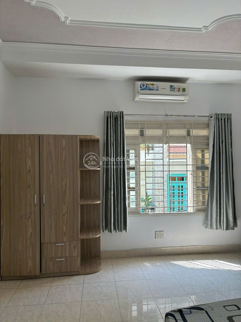 CHO THUÊ PHÒNG ĐẦY ĐỦ NỘI THẤT CÓ CỬA SỔ BAN CÔNG GẦN SÂN BAY