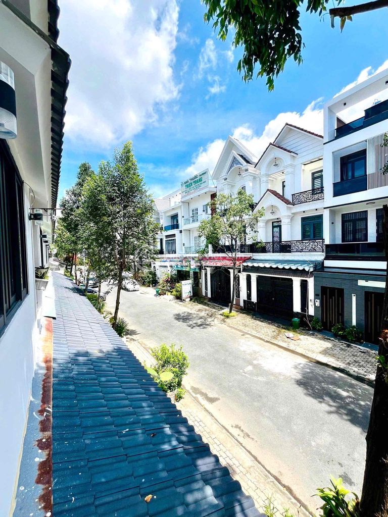CHO THUÊ NHÀ 3 TẦNG MỚI ĐẸP - SẲN NỘI THẤT - KDC NAM LONG (3PN)