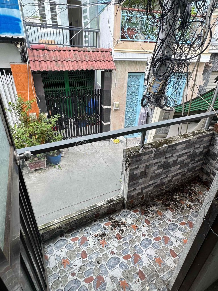 CHO THUÊ NHÀ NHỎ NGUYÊN CĂN - 1 TRỆT - 1 GÁC - 1WC - BAN CÔNG