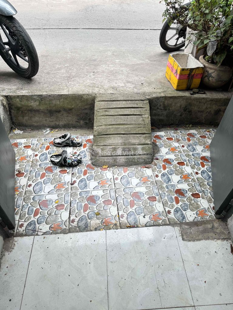 CHO THUÊ NHÀ NHỎ NGUYÊN CĂN - 1 TRỆT - 1 GÁC - 1WC - BAN CÔNG