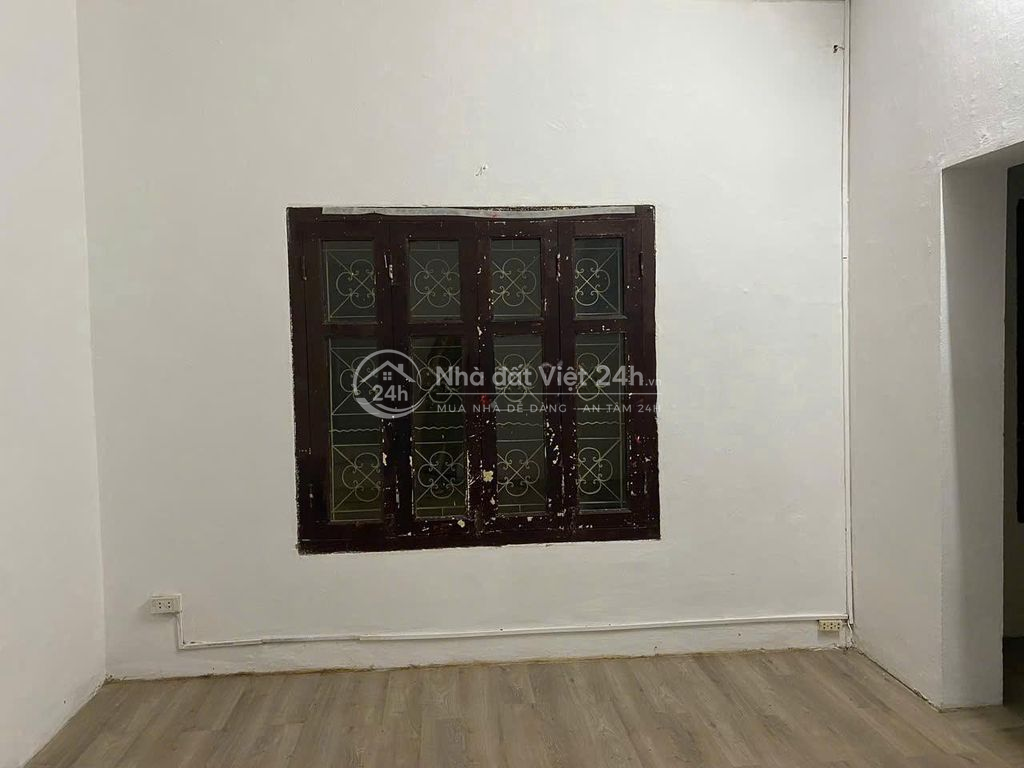 Cho thuê nhà ngõ Đội Cấn 55m² x 3 tầng, ô tô, cách phố 40m, 14 triệu