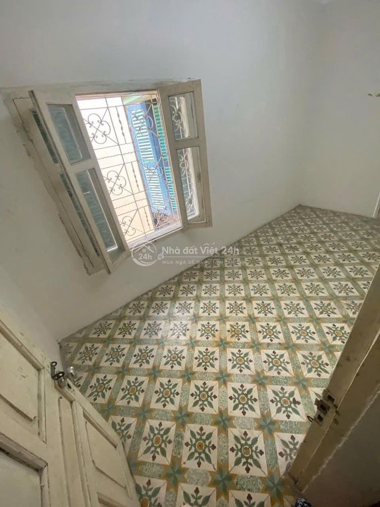 Cho thuê nhà ngõ Đội Cấn 55m² x 3 tầng, ô tô, cách phố 40m, 14 triệu
