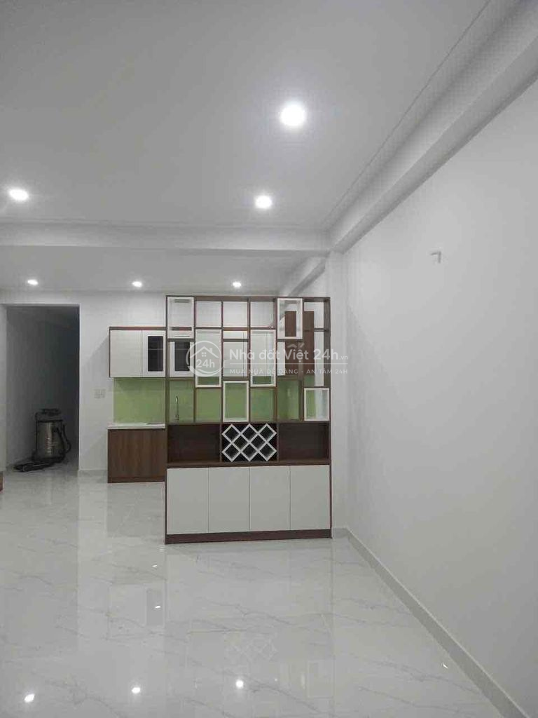 Nhà sổ hồng hoàn công