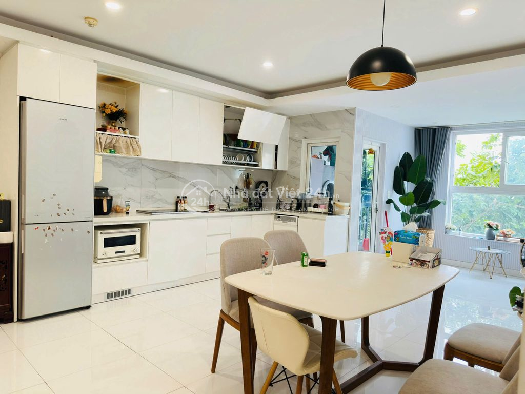 Screc Tower, Q3, 110m2, 3PN, 3WC, view Đông Nam sổ hồng