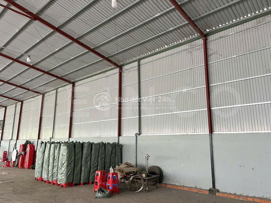 Kho xưởng 826 m² nhánh đường Quốc Lộ 1A, P. Cái Răng