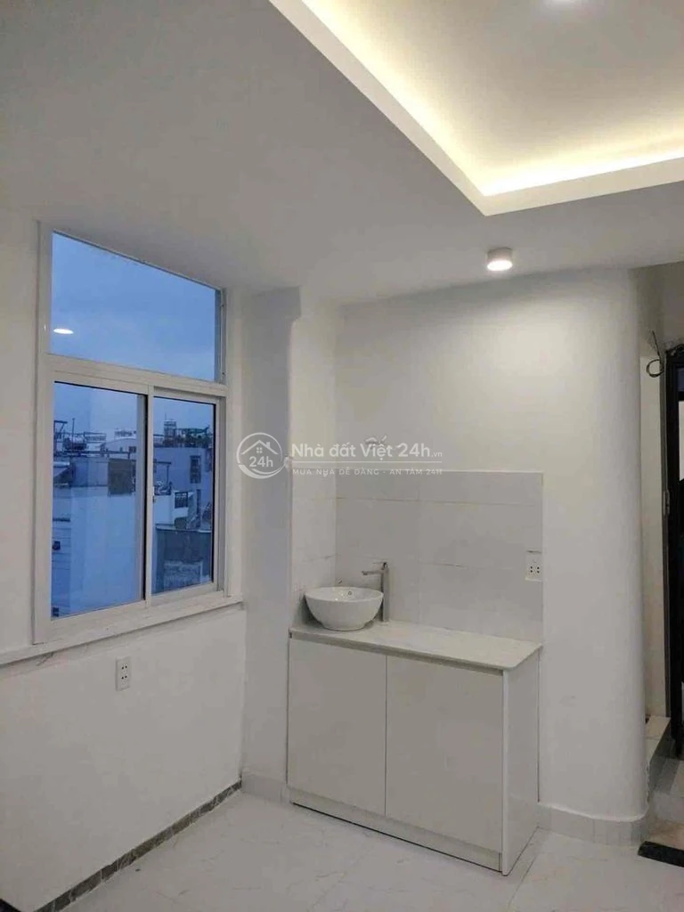 NHÀ 6 TẦNG, TRẦN QUANG KHẢI, ĐANG CHO THUÊ 35TR/THÁNG.