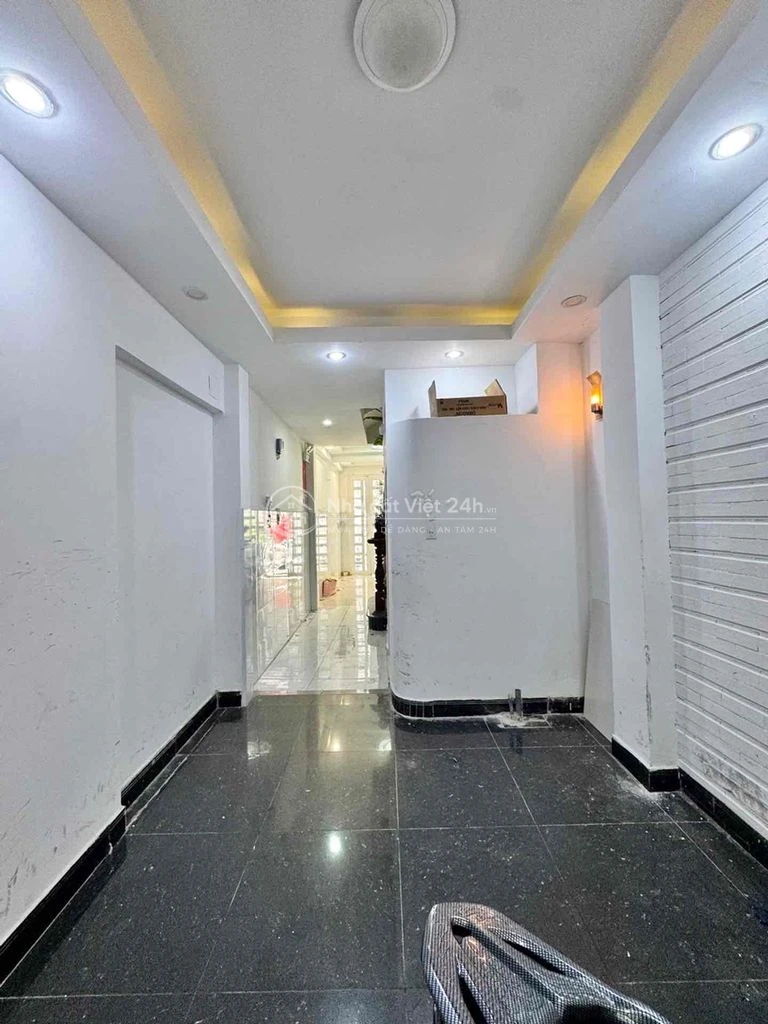 NHÀ 6 TẦNG, TRẦN QUANG KHẢI, ĐANG CHO THUÊ 35TR/THÁNG.