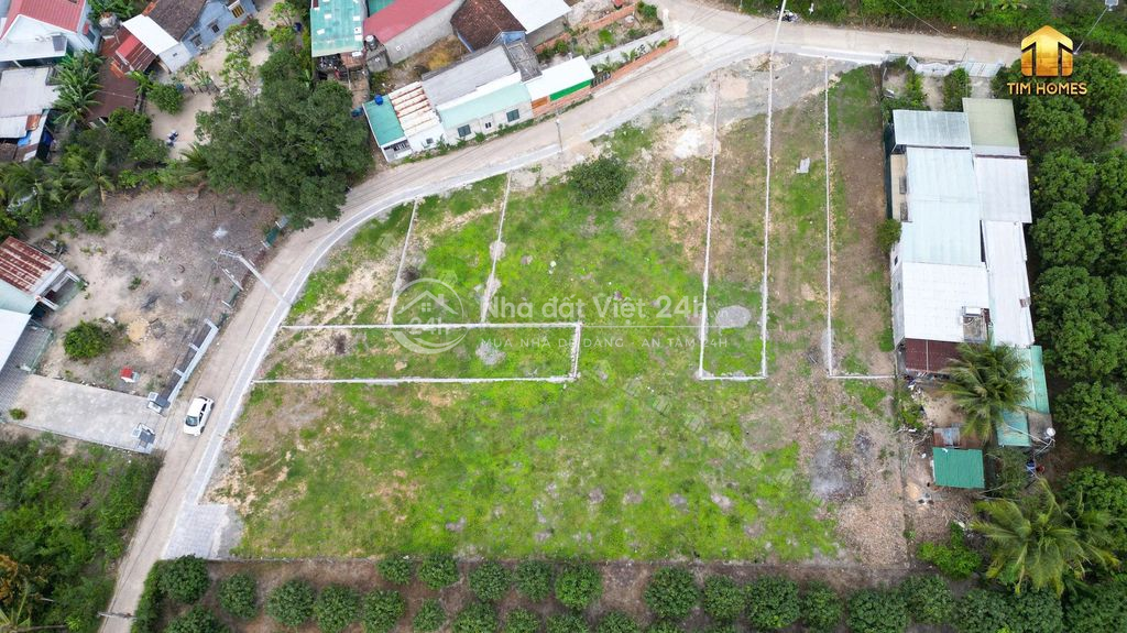 BÁN ĐẤT SUỐI TÂN–CAM LÂM ĐẤT FULL THỔ CƯ–Ô TÔ TỚI ĐẤT–ĐÓN SÓNG HẠ TẦNG