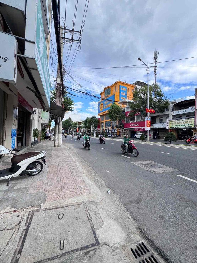 Chủ Giảm Mạnh Căn Nhà 2 Tầng Trung Tâm Nha Trang, Kề bên St. Lotte.