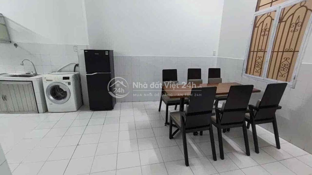 Chủ Giảm Mạnh Căn Nhà 2 Tầng Trung Tâm Nha Trang, Kề bên St. Lotte.