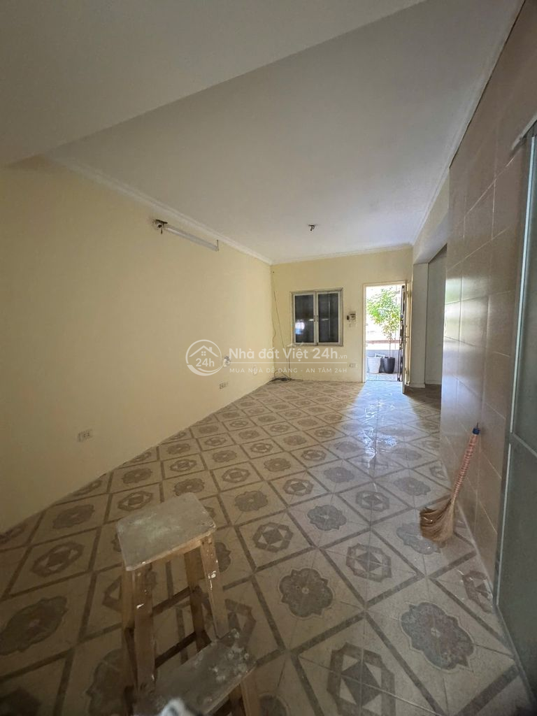 Căn hộ Tập thể Tầng 3 DT 45m thoáng 01 P.Ngủ ngõ ô tô Nguyễn Chí Thanh